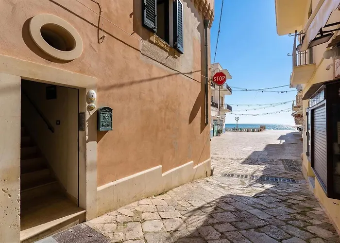 Mono Scilla Centro Storico Отранто
